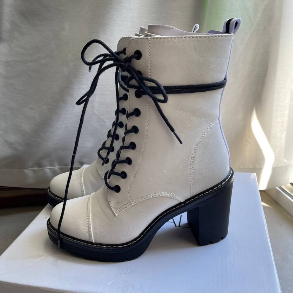 NWT Catwalk White Lace-Up Heeled Women Boots Size 6 German Import - Picture 3 of 14